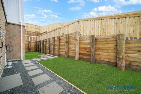 Photo of property in 40b Crestview Rise, Papakura, 2110