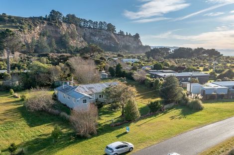Photo of property in 73 Driver Street, Long Beach, Port Chalmers, 9081