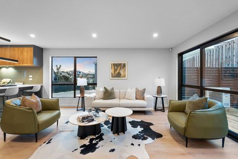 Photo of property in 3/32 Beulah Avenue, Rothesay Bay, Auckland, 0630