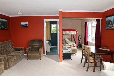 Photo of property in 8 Miro Street, Kaka Point, 9271