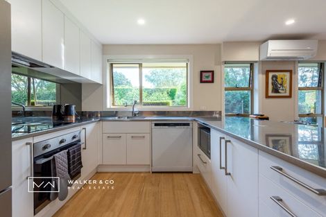 Photo of property in 2/54 Heretaunga Square, Silverstream, Upper Hutt, 5019