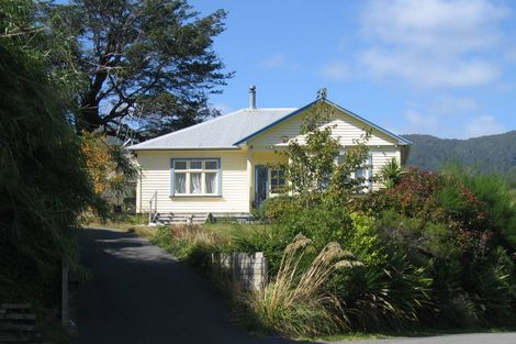 Photo of property in 1 Roseveare Grove, Te Marua, Upper Hutt, 5018
