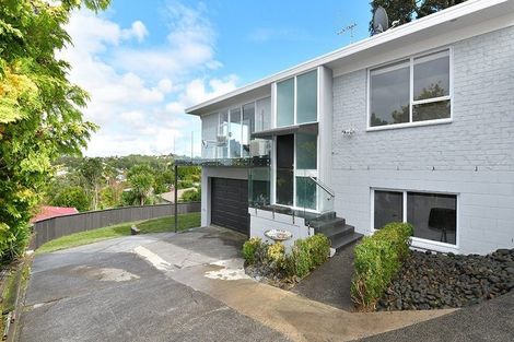 Photo of property in 2/546 Beach Road, Rothesay Bay, Auckland, 0630