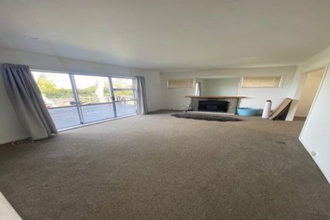 Photo of property in 14 Taupo Street, Green Bay, Auckland, 0604