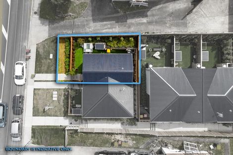 Photo of property in 2/102 Millbrook Road, Sunnyvale, Auckland, 0612