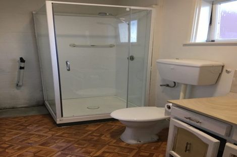 Photo of property in 486 Blockhouse Bay Road, Blockhouse Bay, Auckland, 0600