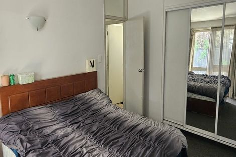 Photo of property in 557 Glenfield Road, Glenfield, Auckland, 0629