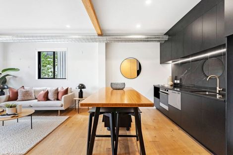 Photo of property in 4/169 Hobsonville Point Road, Hobsonville, Auckland, 0616