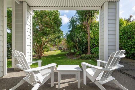 Photo of property in 1/11 Pullum Street, Birkenhead, Auckland, 0626