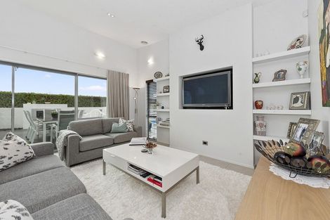 Photo of property in 1 Amberley Place, Flagstaff, Hamilton, 3210