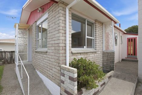 Photo of property in 14 Huatoki Street, Vogeltown, New Plymouth, 4310