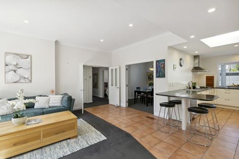 Photo of property in 96 Cashmere Avenue, Khandallah, Wellington, 6035