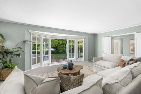 Photo of property in 76a Mangorei Road, Strandon, New Plymouth, 4312