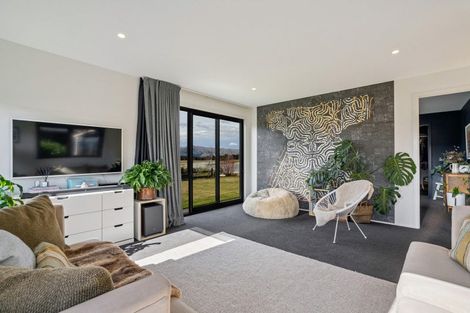 Photo of property in 4 Pounamu Avenue, Albert Town, Wanaka, 9305