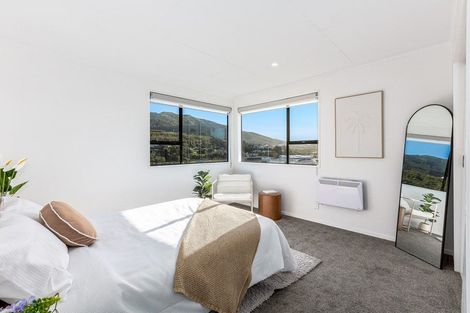 Photo of property in 49 Handyside Street, Tawa, Wellington, 5028