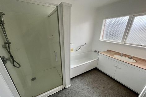 Photo of property in 3/124 Titirangi Road, New Lynn, Auckland, 0600