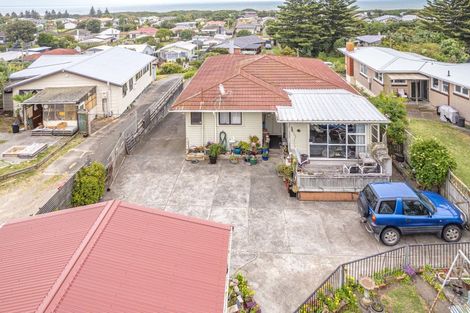 Photo of property in 138 Cornfoot Street, Castlecliff, Whanganui, 4501