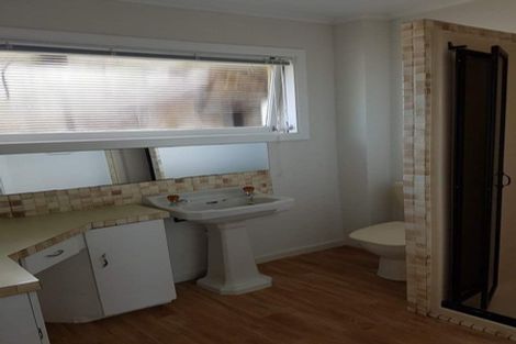 Photo of property in 1/177 Glenfield Road, Hillcrest, Auckland, 0627