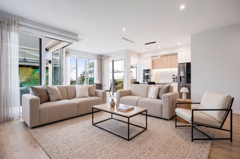 Photo of property in 63 Milford Road, Milford, Auckland, 0620