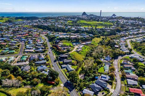 Photo of property in 56 Poplar Grove, Whalers Gate, New Plymouth, 4310