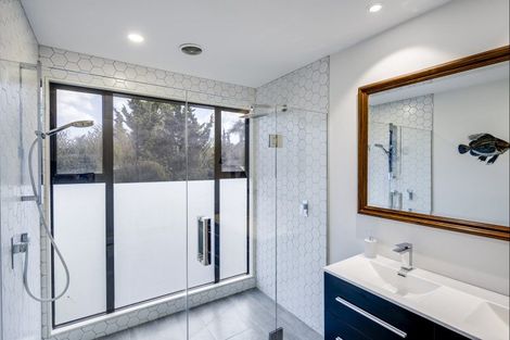 Photo of property in 2 Anthony Place, Bay View, Napier, 4104