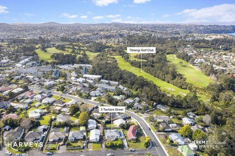 Photo of property in 3 Tauhara Street, Green Bay, Auckland, 0604