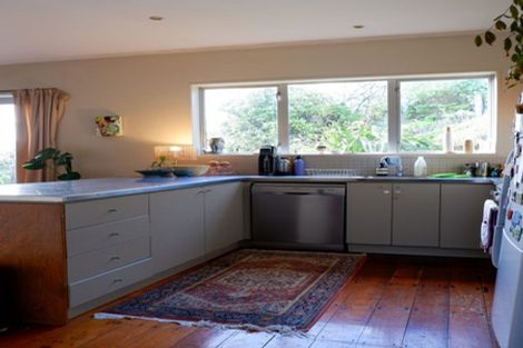 Photo of property in 1 Hungerford Road, Lyall Bay, Wellington, 6022
