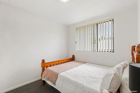 Photo of property in 2/8 Christmas Road, Manurewa, Auckland, 2102