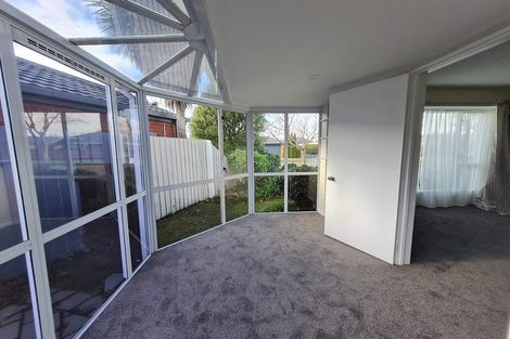 Photo of property in 2 Hatfield Place, Avonhead, Christchurch, 8042