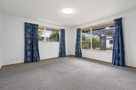 Photo of property in 15 Algie Place, Avonhead, Christchurch, 8042