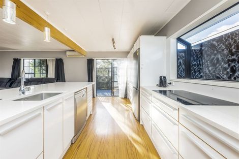 Photo of property in 7 Anglers Way, Wattle Downs, Auckland, 2102