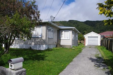 Photo of property in 33 Karaka Street, Wainuiomata, Lower Hutt, 5014