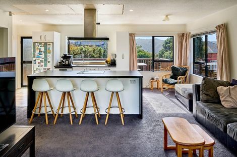 Photo of property in 301 Maungaraki Road, Maungaraki, Lower Hutt, 5010