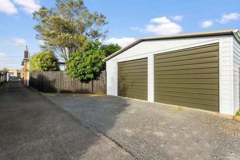 Photo of property in 36 Savoy Road, Glen Eden, Auckland, 0602