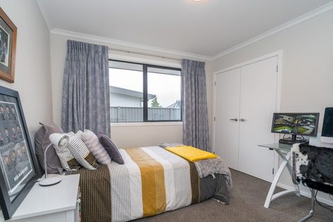 Photo of property in 13 Smiley Place, Mosgiel, 9024