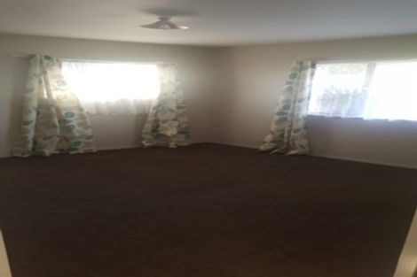 Photo of property in 9 Essex Street, Te Atatu South, Auckland, 0610