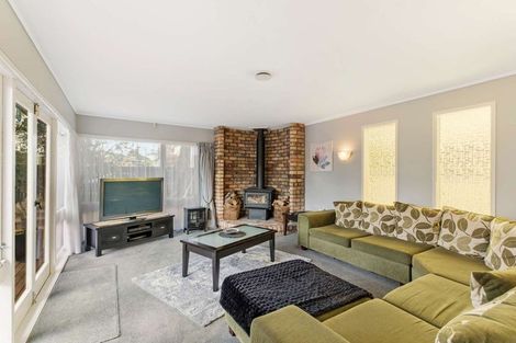 Photo of property in 27 Blanes Road, Weymouth, Auckland, 2103