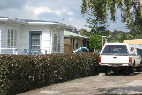 Photo of property in 5a Beaubank Road, Kelston, Auckland, 0602