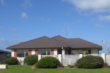 Photo of property in 324 Grenada Street, Papamoa Beach, Papamoa, 3118