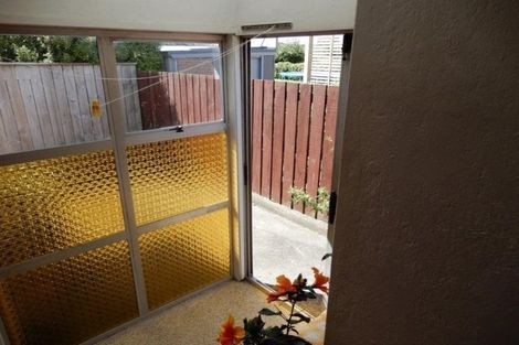 Photo of property in 2 Robbins Crescent, Hawera, 4610