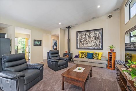 Photo of property in 4 Tarapatiki Drive, Whitianga, 3510