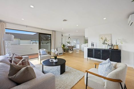 Photo of property in 2/30 Eastern Beach Road, Eastern Beach, Auckland, 2012