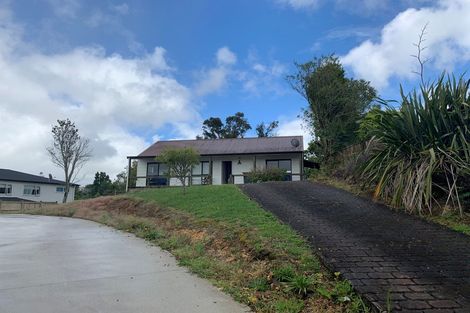 Photo of property in 28 Orton Street, Glenfield, Auckland, 0627