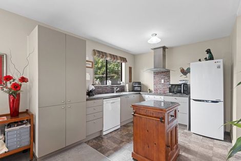 Photo of property in 100 Queenspark Drive, Parklands, Christchurch, 8083