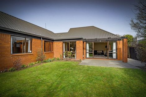 Photo of property in 27b Bryndwr Road, Fendalton, Christchurch, 8052