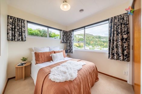 Photo of property in 10 Summit Road, Fairfield, Lower Hutt, 5011