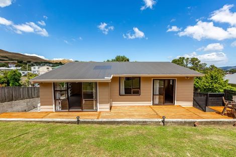 Photo of property in 15 Kalingo Street, Waitangirua, Porirua, 5024