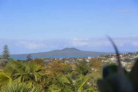 Photo of property in 12 Limmer Place, Browns Bay, Auckland, 0632