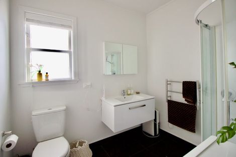 Photo of property in 245a Meola Road, Point Chevalier, Auckland, 1022