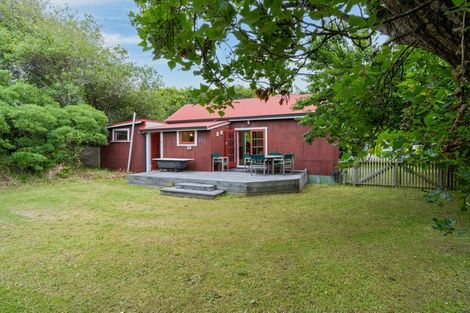 Photo of property in 21 Shortt Street, Foxton Beach, Foxton, 4815